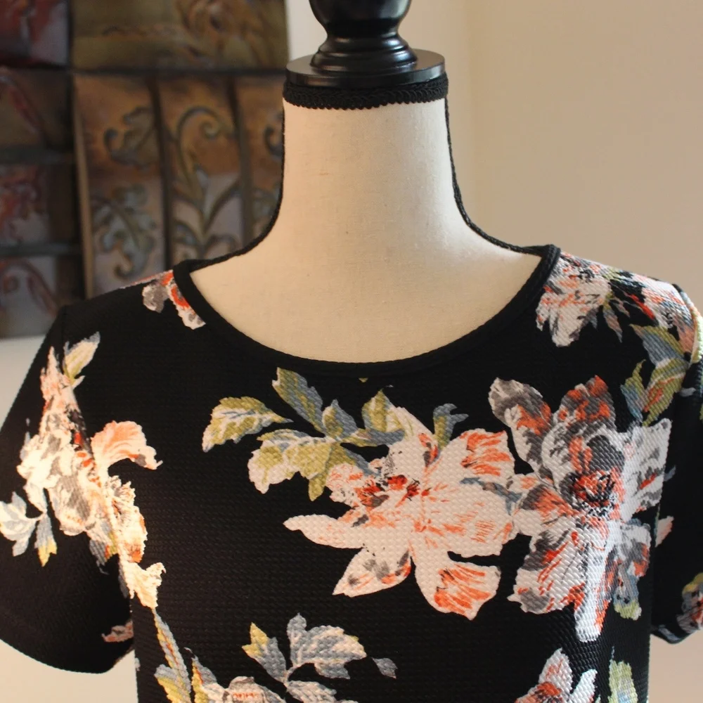 Papillon Blanc, flower dress large.....